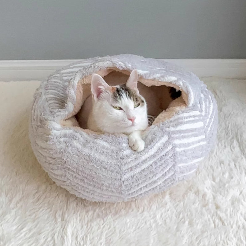 Cozy Round Fleece Plush Pet Bed for Cats and Dogs - Colorful Design